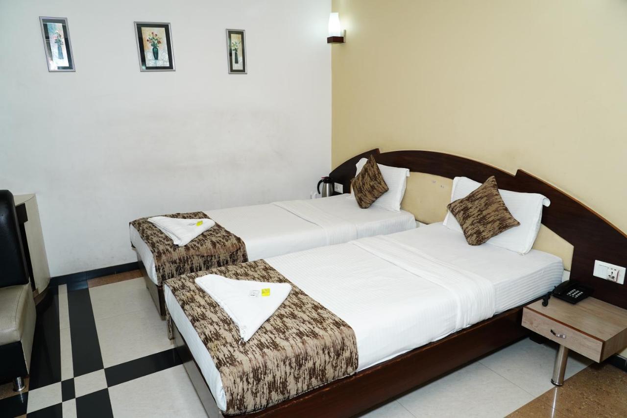 Marshall The Hotel Ahmedabad Exterior foto