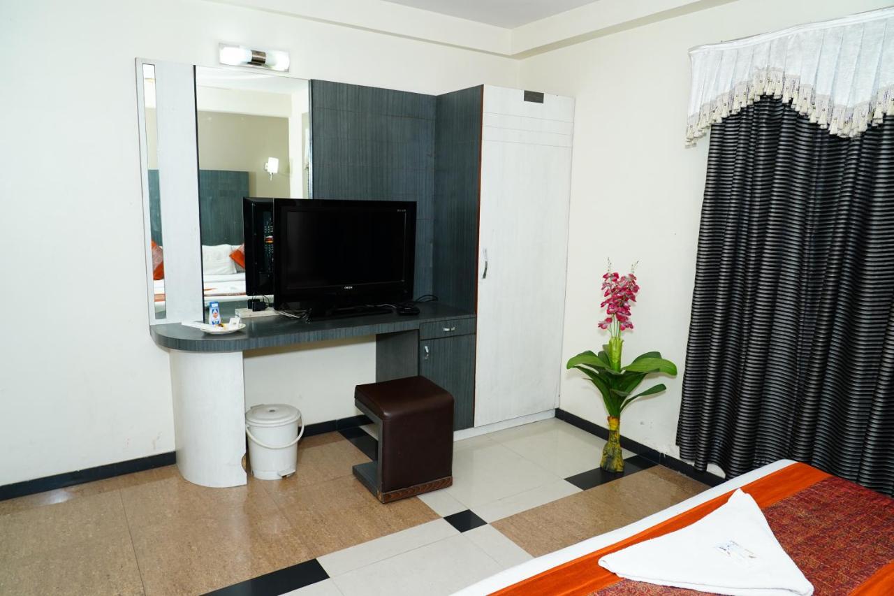 Marshall The Hotel Ahmedabad Exterior foto