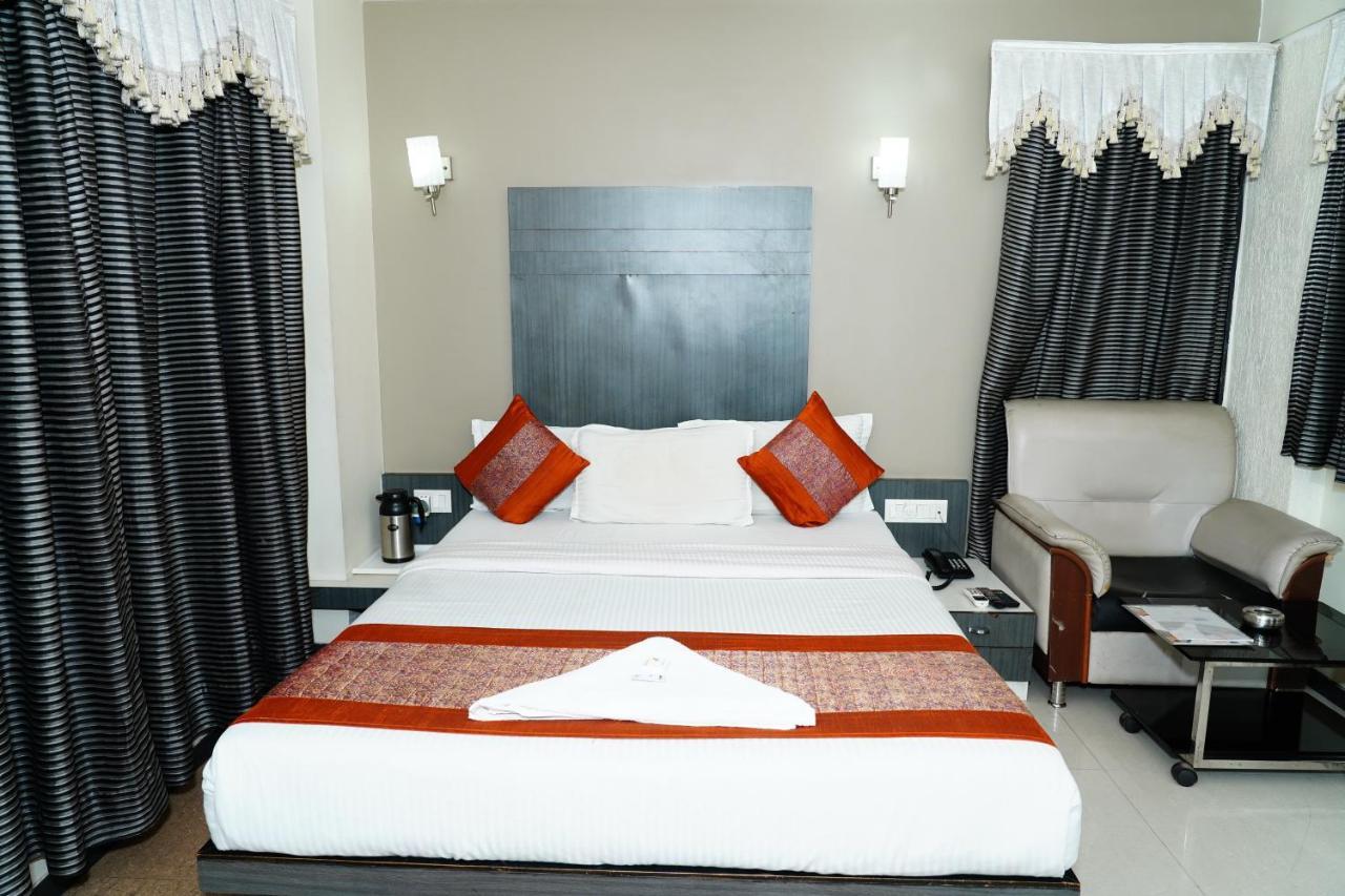 Marshall The Hotel Ahmedabad Exterior foto