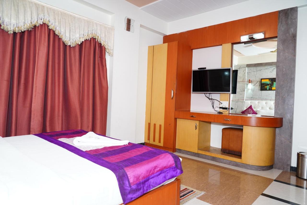 Marshall The Hotel Ahmedabad Exterior foto