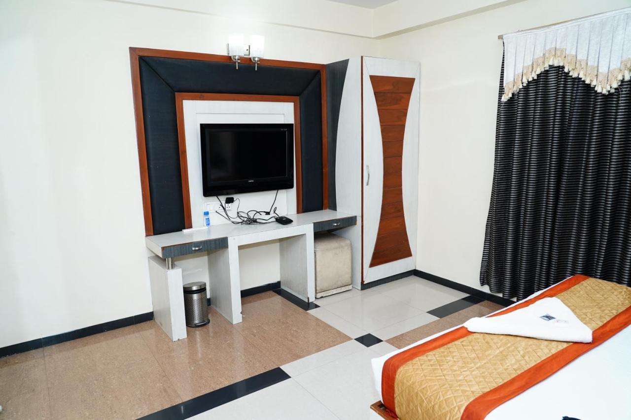 Marshall The Hotel Ahmedabad Exterior foto
