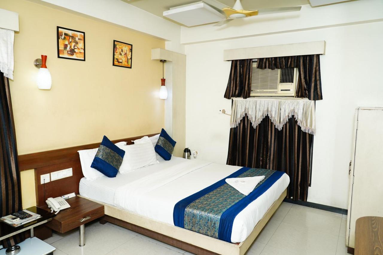 Marshall The Hotel Ahmedabad Exterior foto