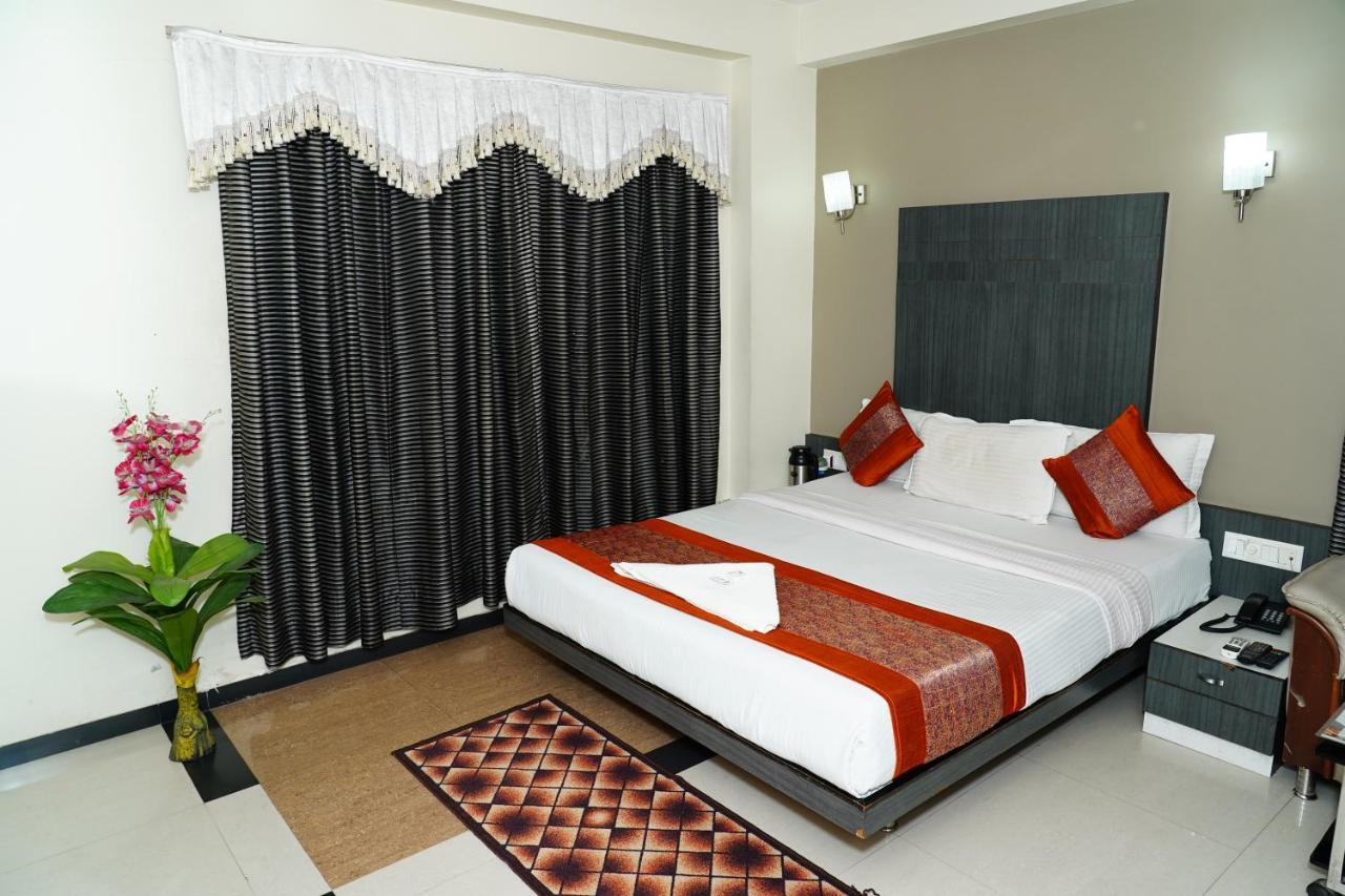 Marshall The Hotel Ahmedabad Exterior foto