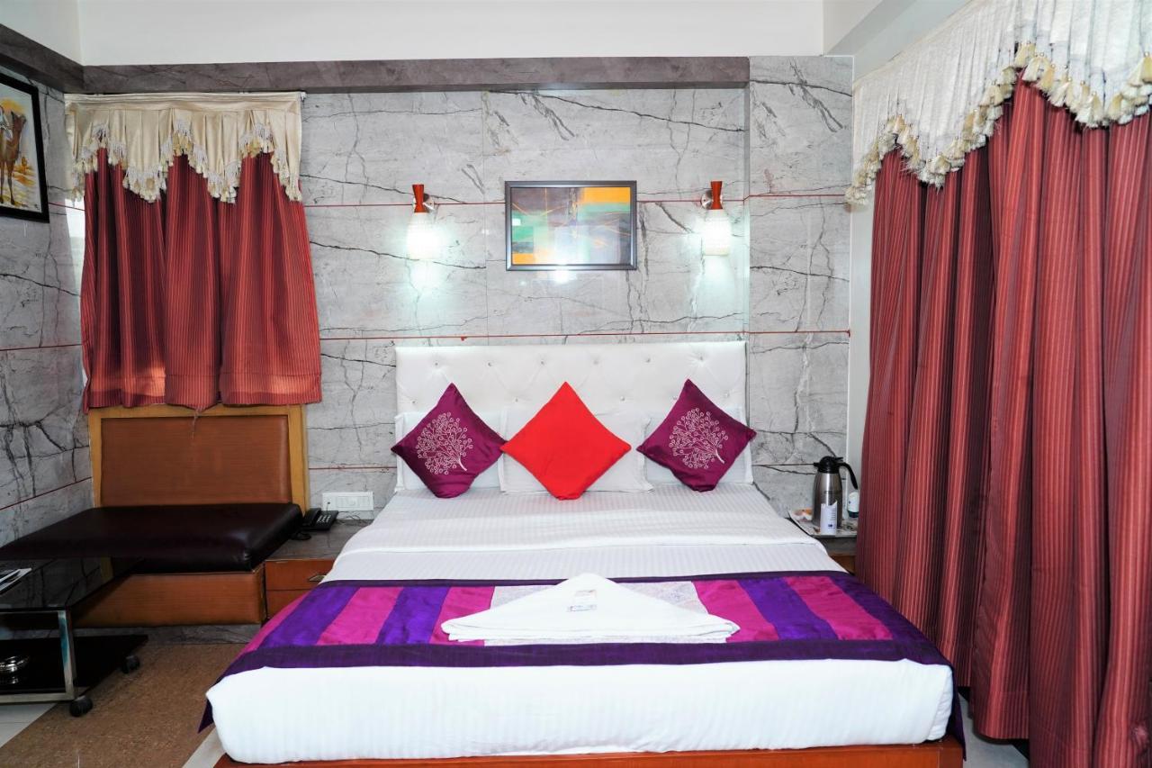 Marshall The Hotel Ahmedabad Exterior foto