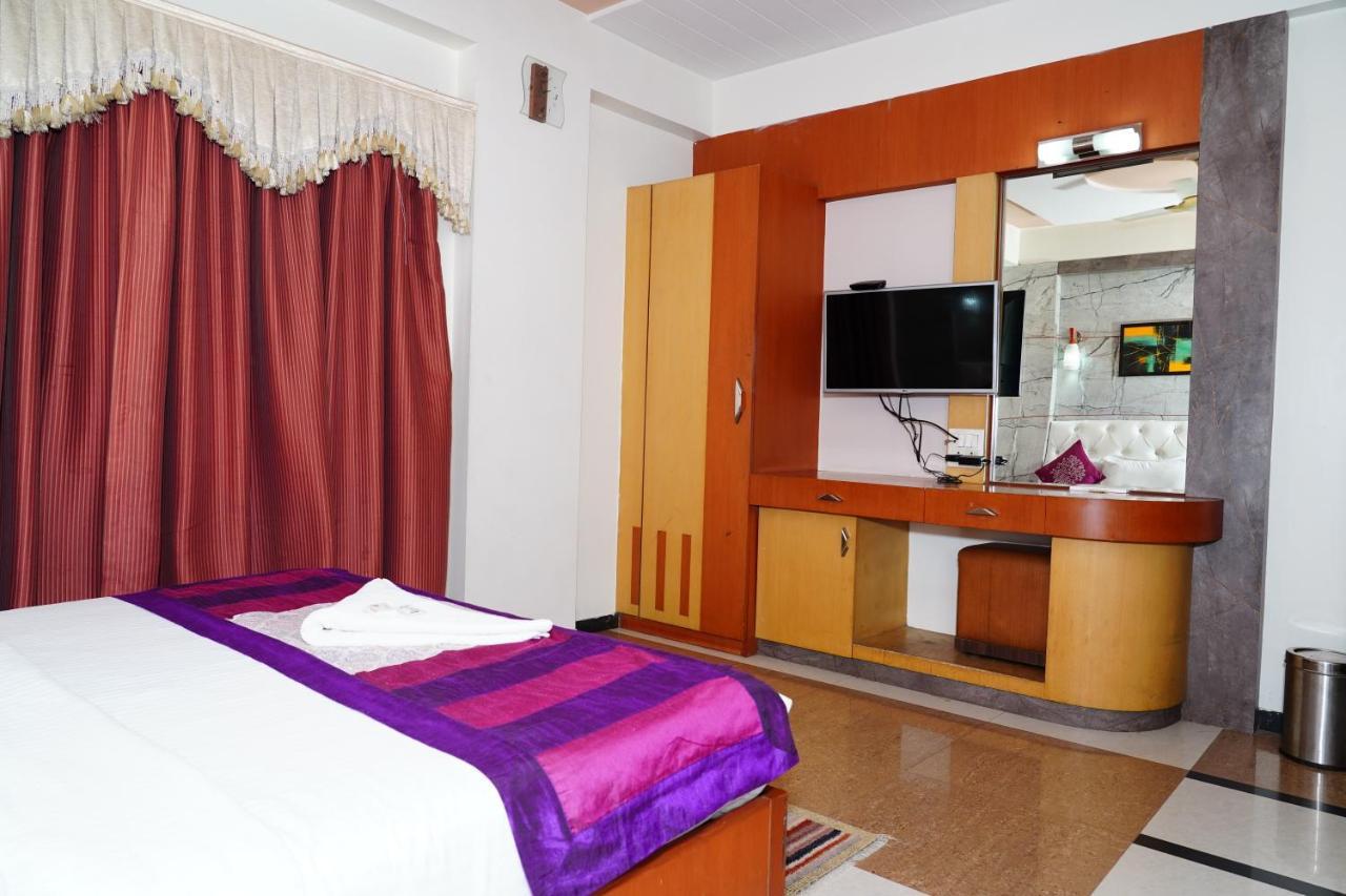 Marshall The Hotel Ahmedabad Exterior foto